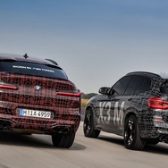 BMW X4M とBMW X3M の開発プロトタイプ車