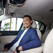 ベテランならではの上質なインストールを目指したオーナーの飯田さん。自身もデザイナーだからこそデザインにはこだわった。