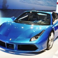 フェラーリ 488 スパイダー