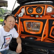 オーディオの魅力にはまり、一気にカスタムを進めたオーナーの鈴木さん。カスタムアイデアとセンスが光る一台となった。
