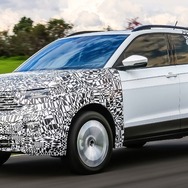 フォルクスワーゲン Tクロスの最新の開発プロトタイプ車