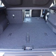 ボルボ XC40 T4モメンタムAWD
