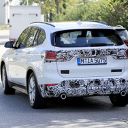 BMW X1 改良新型　スクープ写真