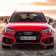 アウディ RS4アバント