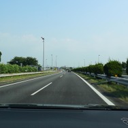 九州自動車道を走行中。高速安定性は悪くはなかった。