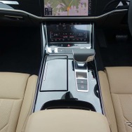 アウディ A8 新型
