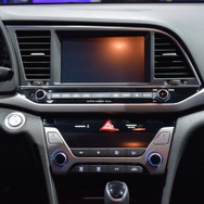 ヒュンダイ エラントラ 新型（ロサンゼルスモーターショー15）