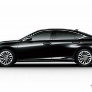 レクサス ES300h バージョンL（グラファイトブラックガラスフレーク）