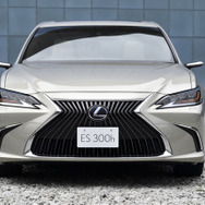 レクサス ES 新型（ES300h）