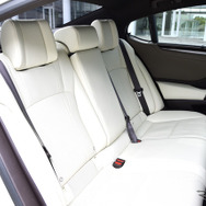 レクサス ES 新型（ES300h）