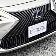 レクサス ES 新型（ES300h）