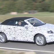 【動画】実車が走った！VW初のSUVオープン、「T-Rocカブリオレ」