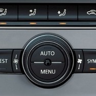 VWパサート・オールトラック TDI 4モーション アドバンス 3ゾーンフルオートエアコンディショナー/アレルゲン除去機能付きフレッシュエアフィルター