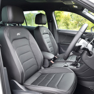 VW ティグアンTDI 4モーション R-ライン（Tiguan TDI 4MOTION R-LINE）