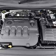 VW ティグアンTDI 4モーション R-ライン（Tiguan TDI 4MOTION R-LINE）
