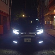 ヘッドランプ点灯。