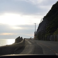 下関から長門市に向かう海沿いの国道191号線を走った。海が綺麗だが、見物のために停まれる場所がほとんどないのが欠点。