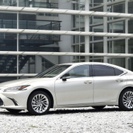 レクサス ES 新型（ES300h）