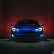 テスラ　Deep Blue Metallic Tesla Model S P100D