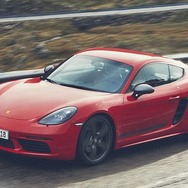ポルシェ718ケイマンT