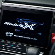 ホンダ ステップワゴン モデューロ X 10インチ プレミアム インターナビ（Gathers）（専用オープニング画面）