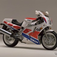 ヤマハFZR1000