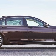 BMW 7シリーズ 改良新型のPHV、745Le