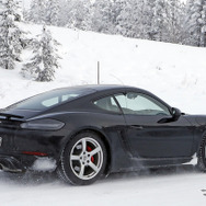 ポルシェ 718ケイマン GT4ツーリングパッケージ スクープ写真