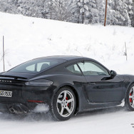 ポルシェ 718ケイマン GT4ツーリングパッケージ スクープ写真
