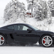 ポルシェ 718ケイマン GT4ツーリングパッケージ スクープ写真