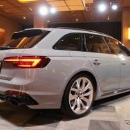 アウディ RS4アバント