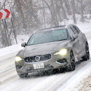 【ボルボ V60 新型試乗】過酷な冬の北海道　ボルボV60は何を魅せる…伊藤梓