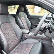 アウディ RS4アバント 新型