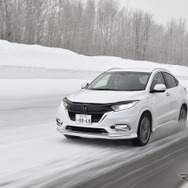 【ホンダ ヴェゼル Modulo仕様 雪上試乗】“雪道”前提ではなく、普通に運転できてしまう…佐藤久実