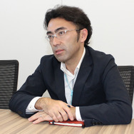 三菱自動車工業株式会社 グローバルアフターセールス本部 用品企画開発部 主任 阿部真哉さん。