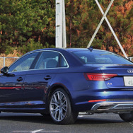 アウディ A4 45TFSI クワトロスポーツ