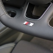 アウディ A4 45TFSI クワトロスポーツ