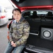 ラゲッジまわりは大きな加工無しで使い勝手をスポイルしないことを念頭に置いたオーナー。最小限の処理でスマートに決めた。