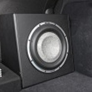 サブウーファーにはフォーカル・ユートピアＭのSUB10WMをチョイス。低域のふくよかさをしっかり引き出している。