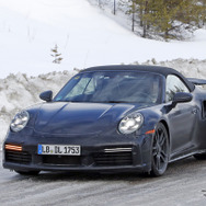ポルシェ 911ターボ カブリオレ 新型（スクープ写真）