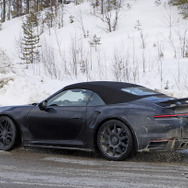 ポルシェ 911ターボ カブリオレ 新型（スクープ写真）