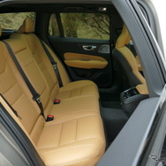 ボルボ V60 CROSS COUNTRY T5 AWD PRO