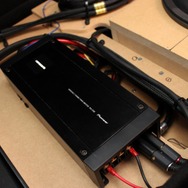 サブウーファー用のパワーアンプにはカロッツェリアのD-700をチョイスした。