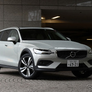 ボルボ V60クロスカントリー T5