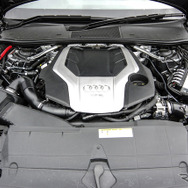 アウディ A6セダン 新型（A6 55 TFSI クワトロ S-line）