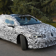VW ゴルフ 新型 開発車両（スクープ写真）