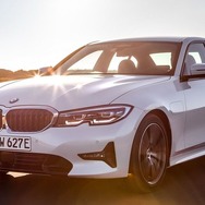 新型BMW 3シリーズ の 330eセダン