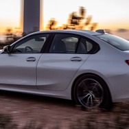 新型BMW 3シリーズ セダンのPHV、330eセダン