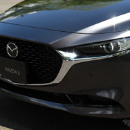 新型 マツダ3 セダン 20S L Package（マシーングレープレミアムメタリック）
