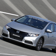 1.0リットル VTEC TURBOエンジンを搭載したホンダ シビック
